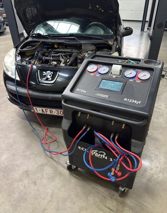 Airco vullen en herstellen